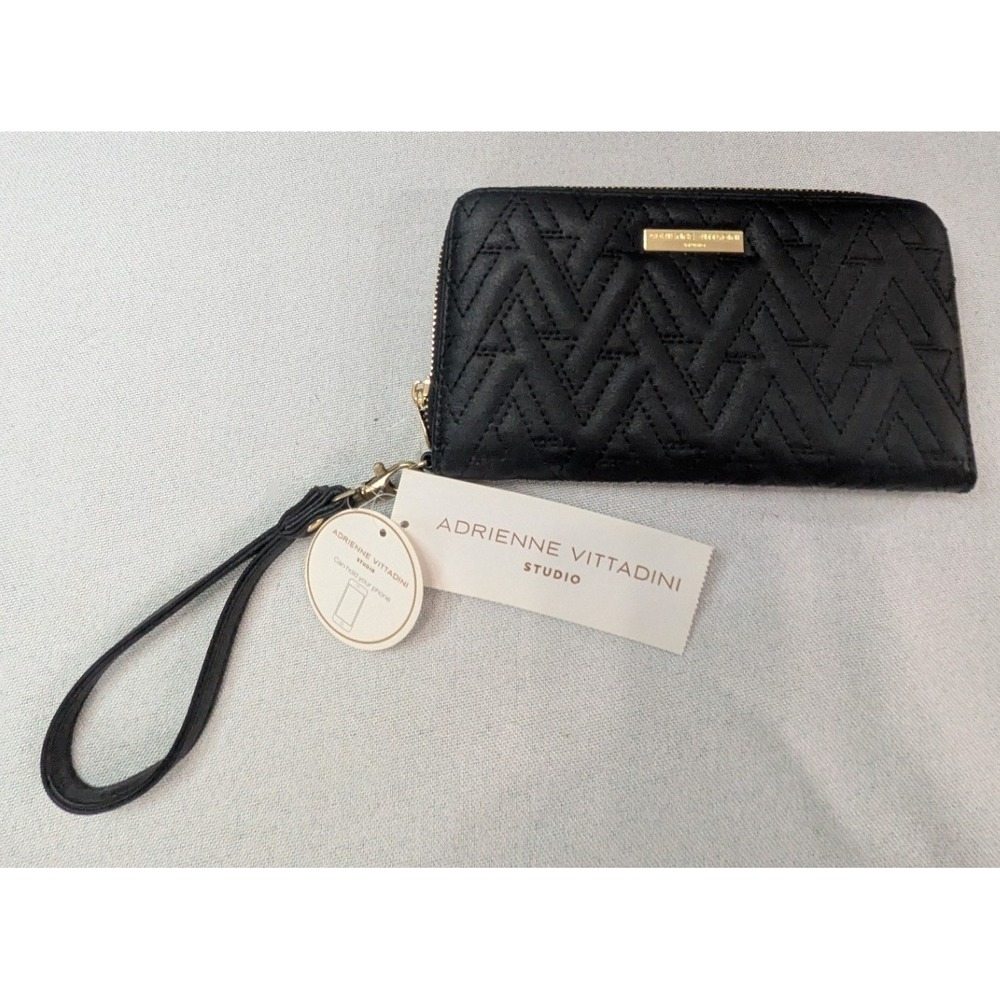 Adrienne Vittadini Wristlet Wallet Women OS Black NEW Quilted Zip Phone Case